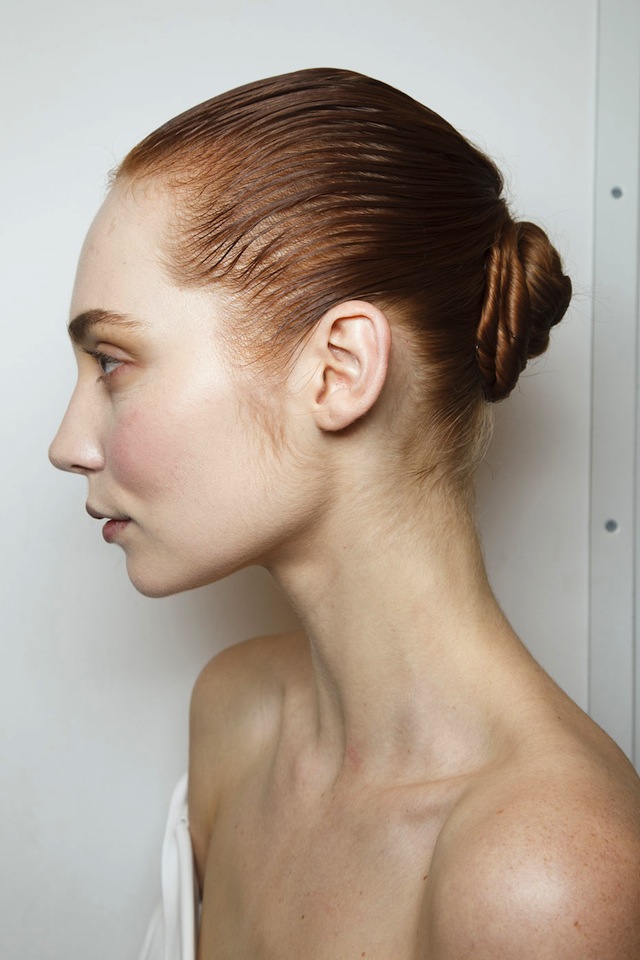 Низкий пучок: Issey Miyake